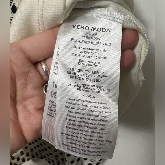 Vero Moda sheer polka dot blouse w/ attached camisole, VGUC, sz small - Picture 4 of 4